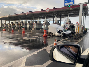 Notícia - Acidente deixa BR-101 em Araranguá interrompida