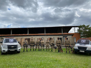 Notícia - Policiais militares passam por treinamento na mata no Sul catarinense