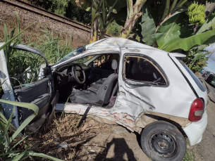 Notícia - Carro e caminhão se envolvem em acidente em Urussanga