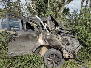 Notícia - Motorista perde o controle do veículo e capota em Urussanga