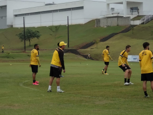 Notícia - Paulo Baier comanda primeiro treino no CT do Tigre (VÍDEOS)