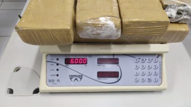 Notícia - PRF apreende 6 kg de maconha na BR-101 em Tubarão