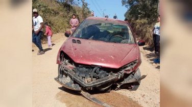 Notícia - Homem fica ferido após capotar o carro