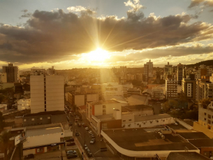 Notícia - Temperaturas devem chegar aos 30ºC neste domingo