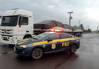 Notícia - PRF flagra 20 toneladas de excesso em caminhão na BR-101