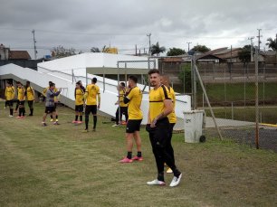 Notícia - Zagueiro Henrique já treina com o elenco do Tigre