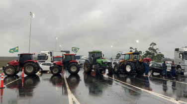 Notícia - As manifestações que movimentaram a Região Sul: de bloqueio da BR-101 à carreatas (VÍDEOS)