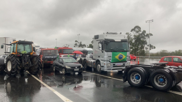 Notícia - Em nota, Federação das Empresas de Transporte de Carga critica bloqueio de rodovias