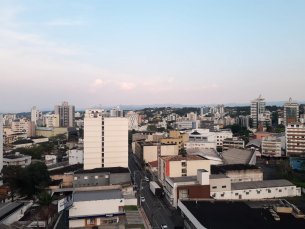 Notícia - Temperaturas altas marcam o início da semana em Criciúma