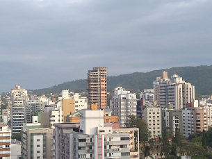 Notícia - Nuvens marcam o tempo em Criciúma neste sábado