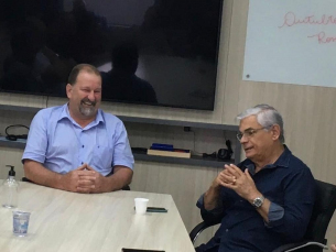 Notícia - Ex-governador Eduardo Moreira visita Cermoful 