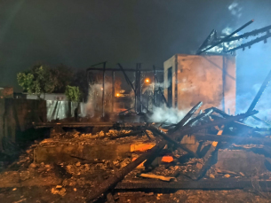 Notícia - Incêndio destrói casa no Sul do estado