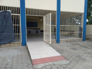 Notícia - Escola de Araranguá que foi invadida suspende aulas