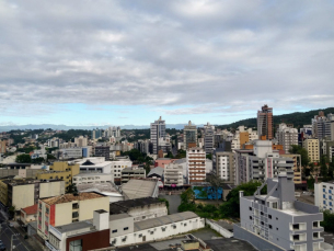 Notícia - Quinta-feira de tempo bom e máxima de 27°C no Sul de SC