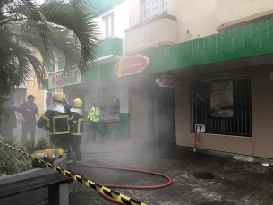 Notícia - Incêndio é registrado na região Central de Criciúma (VÍDEO)