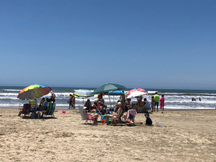 Notícia - Domingo de movimento na praia de Balneário Rincão (FOTOS)