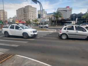 Notícia - Acidente é registrado na Avenida Centenário