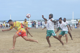 Notícia - Segunda rodada do Regional de Futebol de Areia em Balneário Rincão