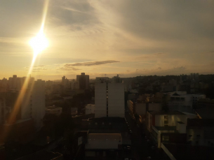 Notícia - De Norte a Sul, e até na Serra. Ninguém escapa do forte calor