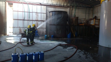 Notícia - Explosão em tanque de álcool causa incêndio em Criciúma