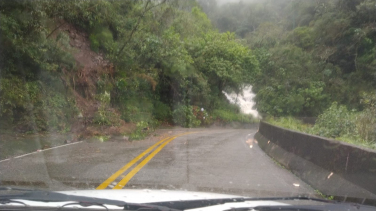 Notícia - Queda de barreiras é registrada na Serra do Rio do Rastro