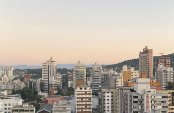 Notícia - Quarta-feira de calor e céu claro na região Sul