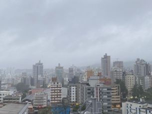 Notícia - Quinta-feira de frio e tempo chuvoso no Sul de SC