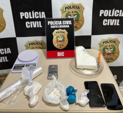 Notícia - Tubarão: Polícia Civil apreende R$ 45 mil em cocaína