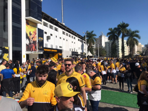 Notícia - Torcedor lota o Estádio Heriberto Hülse neste sábado (FOTOS)