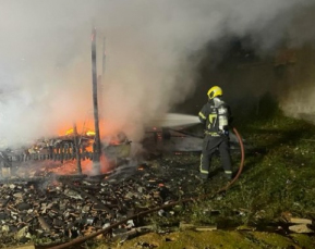 Notícia - Incêndio destrói residência em Tubarão