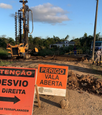 Notícia - Içara: Ponte no bairro Tereza Cristina está sendo reconstruída