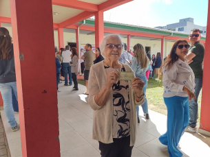 Notícia - Idosa de 101 anos vai às urnas em Sombrio 