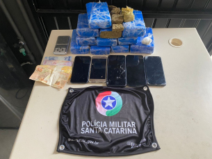 Notícia - Polícia Militar apreende drogas e prende quatro suspeitos no bairro Cidade Mineira