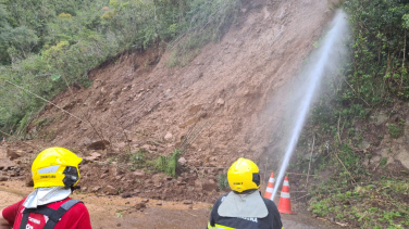 Notícia - Equipe realiza ação preventiva para novos deslizamentos na Serra do Rio do Rastro