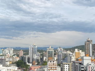 Notícia - Previsão do tempo indica chance de chuva neste fim de semana