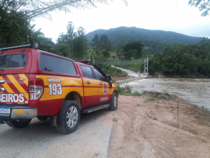 Notícia - São Ludgero: Bombeiros seguem com buscas por homem desaparecido em rio