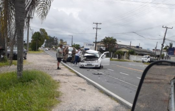 Notícia - Motorista sai ileso de grave acidente em Araranguá (FOTOS e VÍDEO)