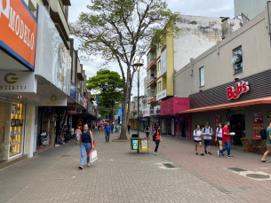 Notícia - Comércio de Criciúma abre às 13h nesta segunda-feira 