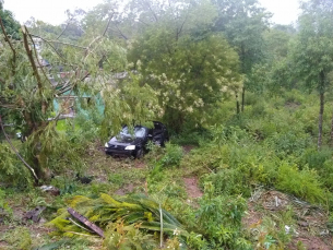 Notícia - Motorista sai da pista e cai em barranco na Rodovia Luiz Rosso, em Criciúma