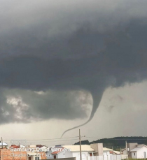 Notícia - Entenda as características do tornado que atingiu Sangão