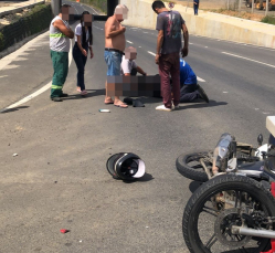 Notícia - Criciúma: Motociclistas ficam feridos após colisão no bairro São Luiz