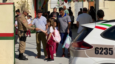 Notícia - Escola de Balneário Rincão vai receber policial aposentado para atuar na segurança