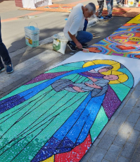 Notícia - Tapetes de Corpus Christi enfeitam as ruas de Criciúma (FOTOS)