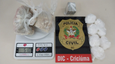 Notícia - Polícia Civil apreende drogas escondidas em residência de Criciúma