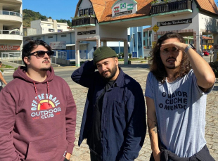 Notícia - Banda “O Maior Clichê do Mundo”, de Criciúma, fica em segundo lugar no Prêmio Mundial Rock