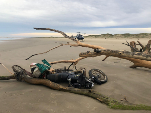 Notícia - Balneário Rincão: motociclista é resgatado após colidir em tronco de árvore