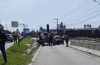 Notícia - Motociclista morre após colisão na BR-101