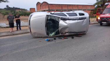 Notícia - Acidente deixa motorista ferido em Morro da Fumaça