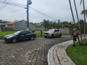 Notícia - Suspeito de matar homem a tiros em Criciúma é preso pela PM