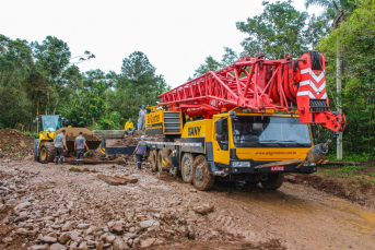 Notícia - Realizada a instalação do Kit de Transposição na ponte da Fortaleza em Praia Grande